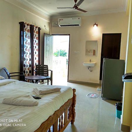 Candolim Beach Place Esterno foto