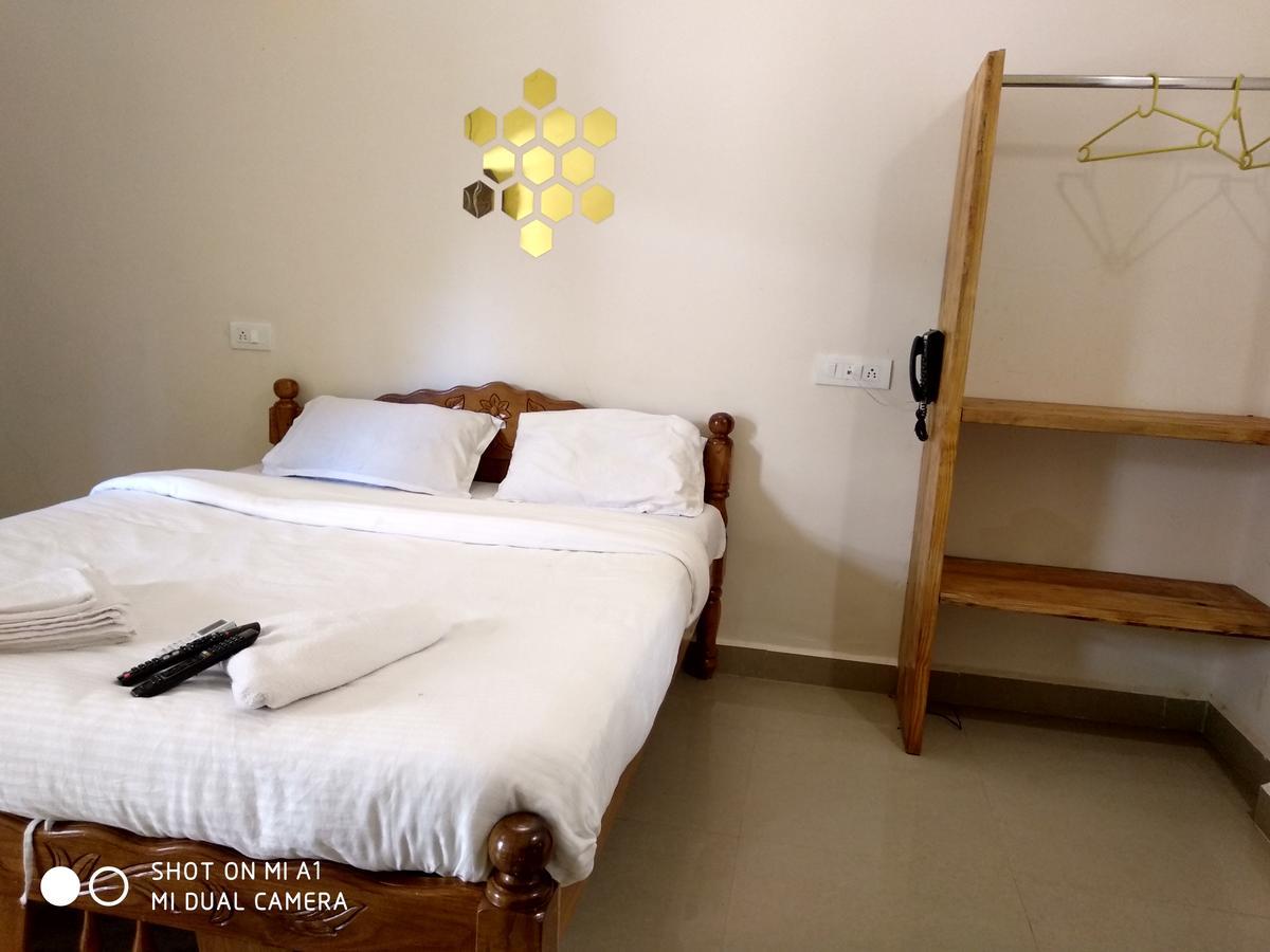 Candolim Beach Place Esterno foto